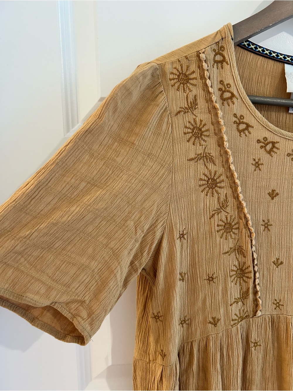 Knox Rose Embroidered Blouse Tan Size M - Picture 4 of 12